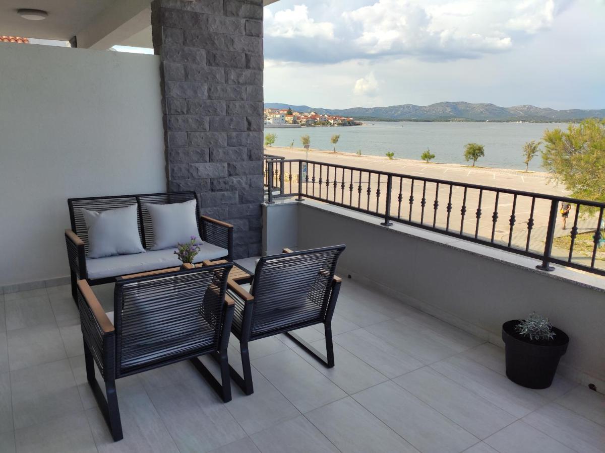Apartmani Sara 2 Betina  Exterior foto